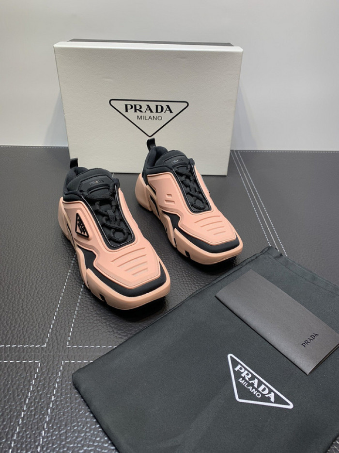 Pra*a sneaker
