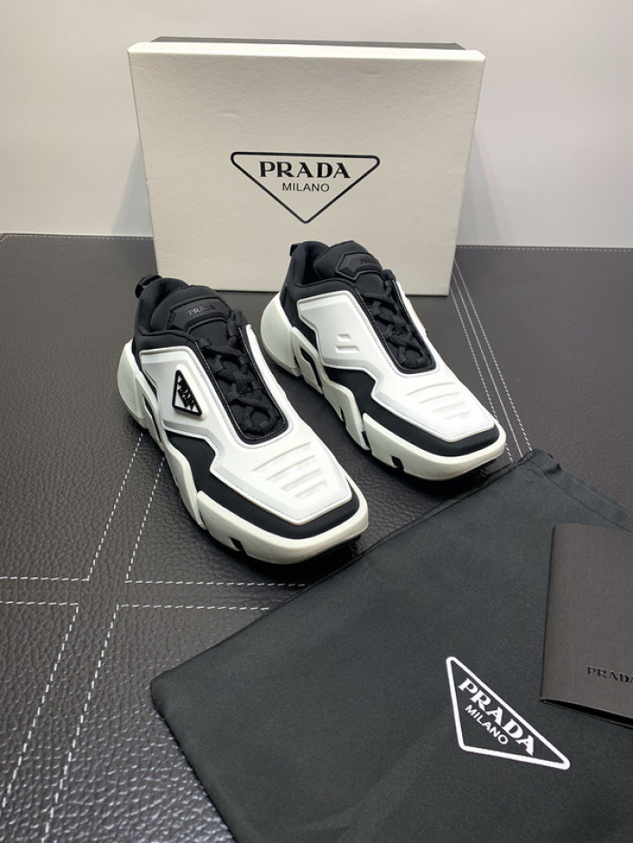 Pra*a sneaker