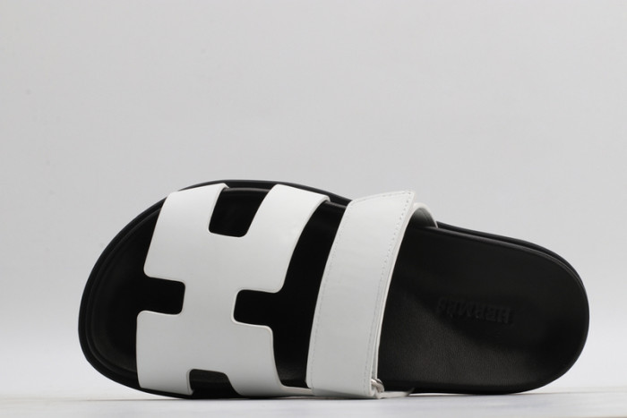 H**me5 SANDALS