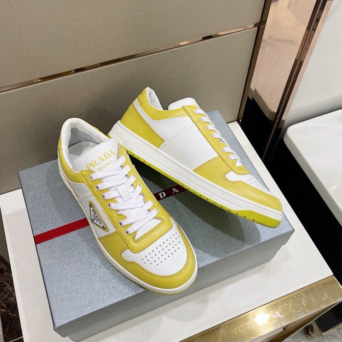 Pra*a sneaker