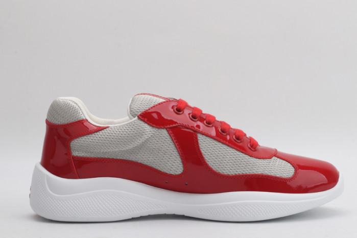 Pra*a sneaker