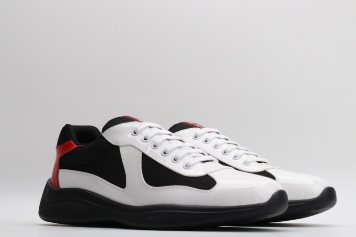 Pra*a sneaker