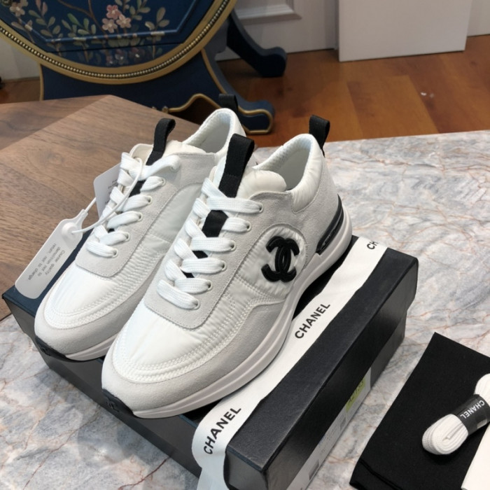 Ch**el sneaker