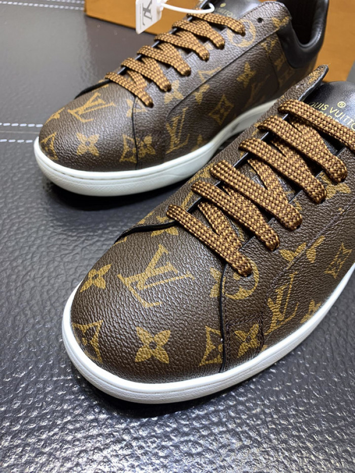 LO1_VTS SNEAKER