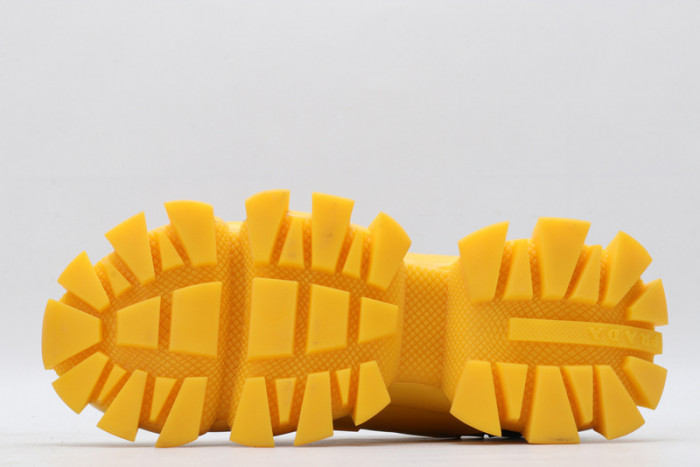 Pra*a sneaker