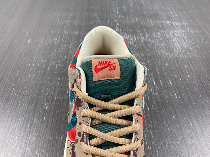 Nike SB Dunk Low Freddy Krueger - 313170-202