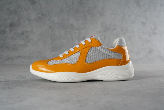 Pra*a sneaker