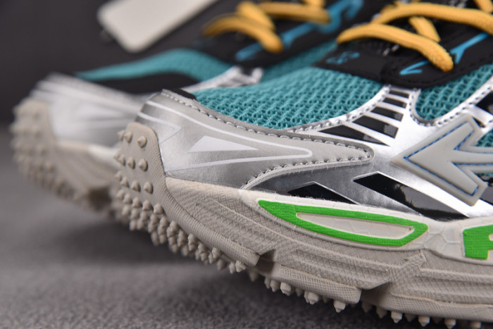 Off-White c/o Virgil Abloh