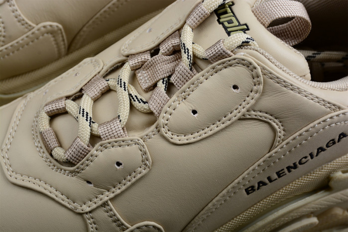 BLCG SNEAKER TRIPLE.S.