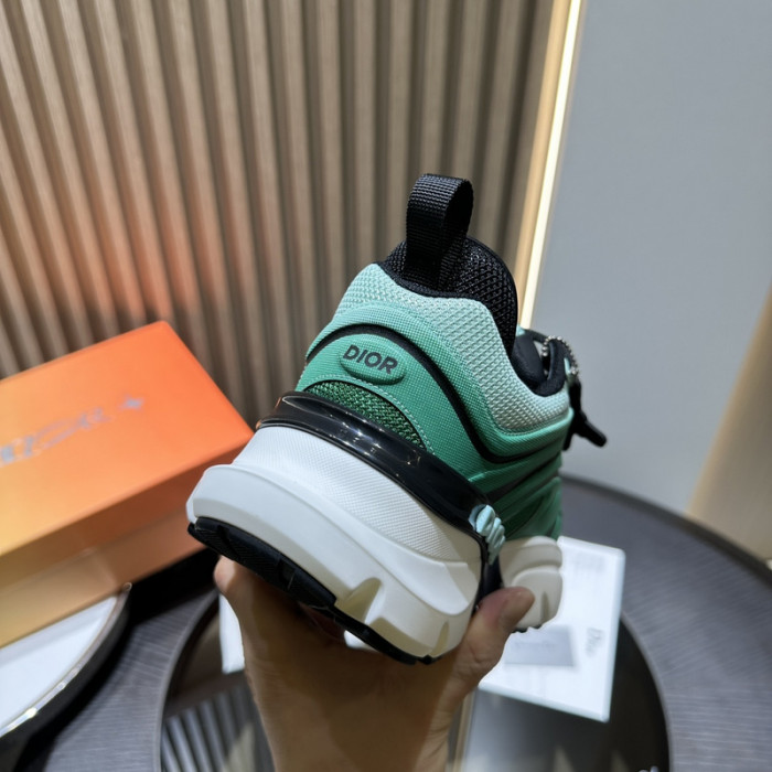 DIO* KAWS B33 SNEAKER