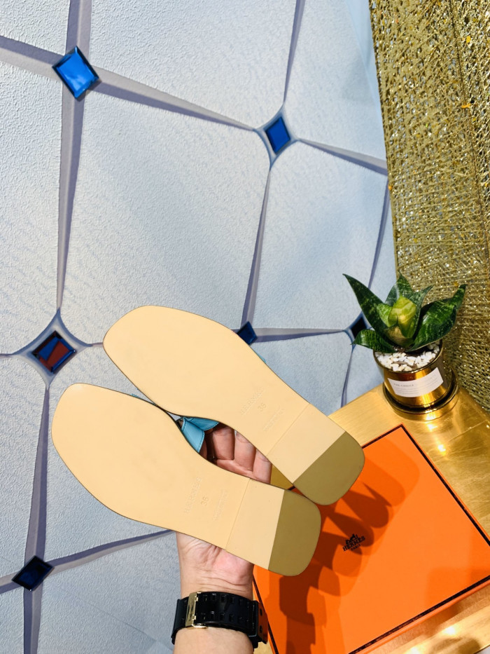 H**me5 SANDALS