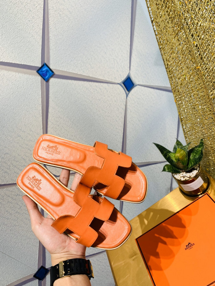 H**me5 SANDALS