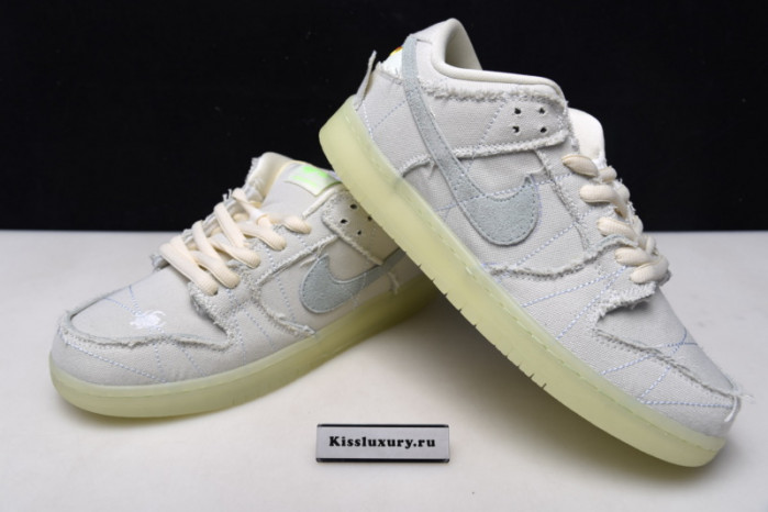 Dunk Low SB 