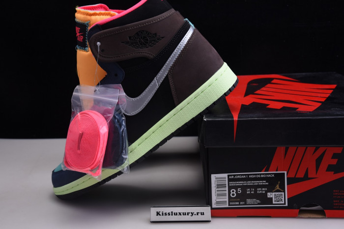 AIR JORDAN 1 HIGH OG “BIO HACK” 555088-201