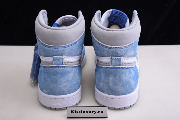 Air Jordan 1 Retro High OG "Hyper Royal" 555088-402