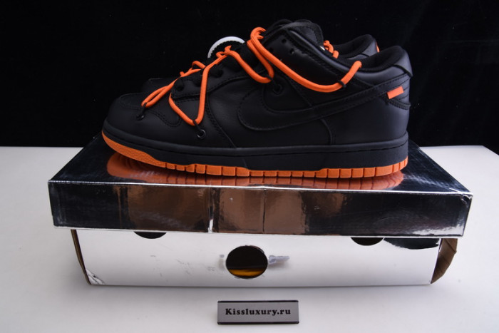 NIKE DUNK LOW