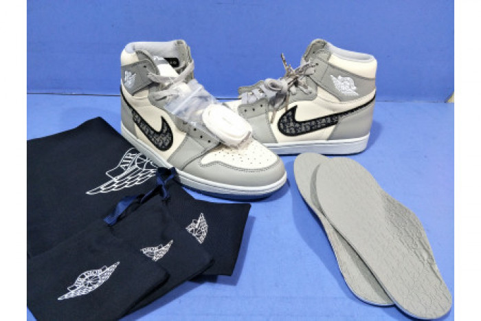 AIR JORDAN 1 HIGH OG CN8607-002 (NEWEST VERSION)