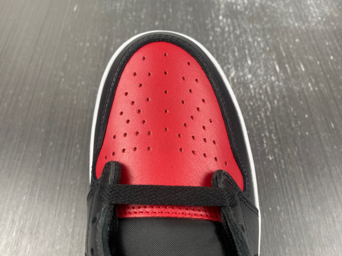 Air Jordan 1 Low OG UNC to Chicago CZ0775-046