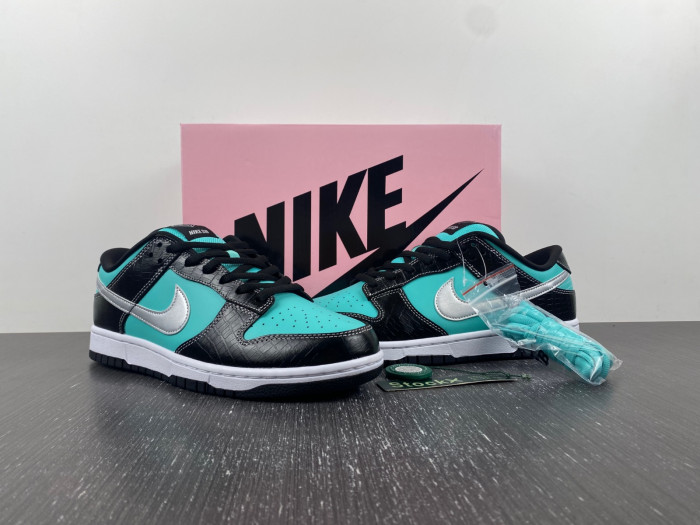 Nike SB Dunk Low Pro x D1am0nd S*pply Co. T*f*ny 304292-402