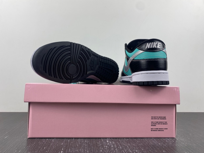 Nike SB Dunk Low Pro x D1am0nd S*pply Co. T*f*ny 304292-402