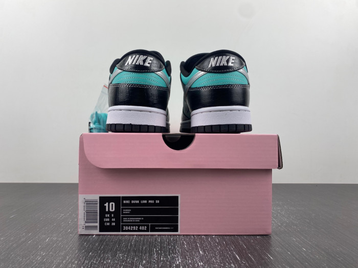 Nike SB Dunk Low Pro x D1am0nd S*pply Co. T*f*ny 304292-402