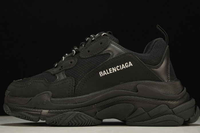 BLCG SNEAKER TRIPLE.S.