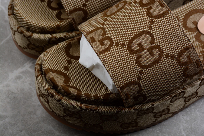 Gvc*1 SANDALS