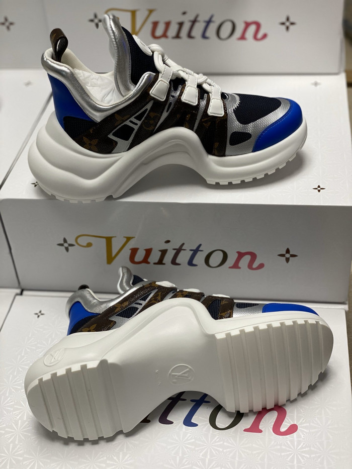 LO1_VTS ARCHLIGHT SNEAKER