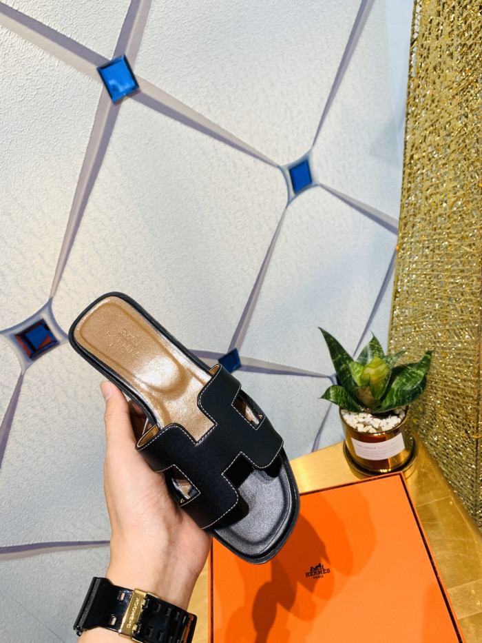 H**me5 SANDALS