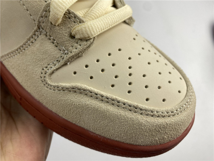 Nike SB Dunk Low Pro Hennessy - BQ6817-100