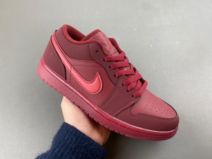 Air Jordan 1 Low SE Valentine