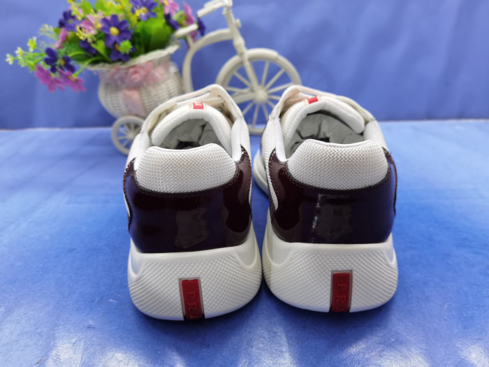 Pra*a sneaker