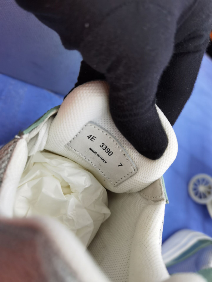 Pra*a sneaker