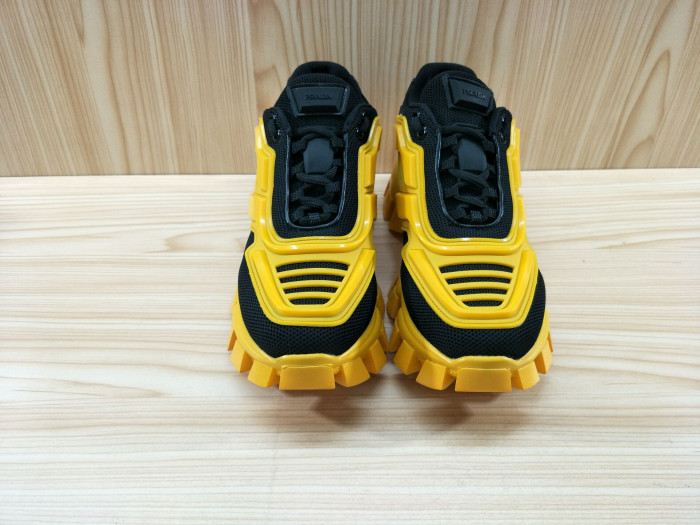 Pra*a sneaker