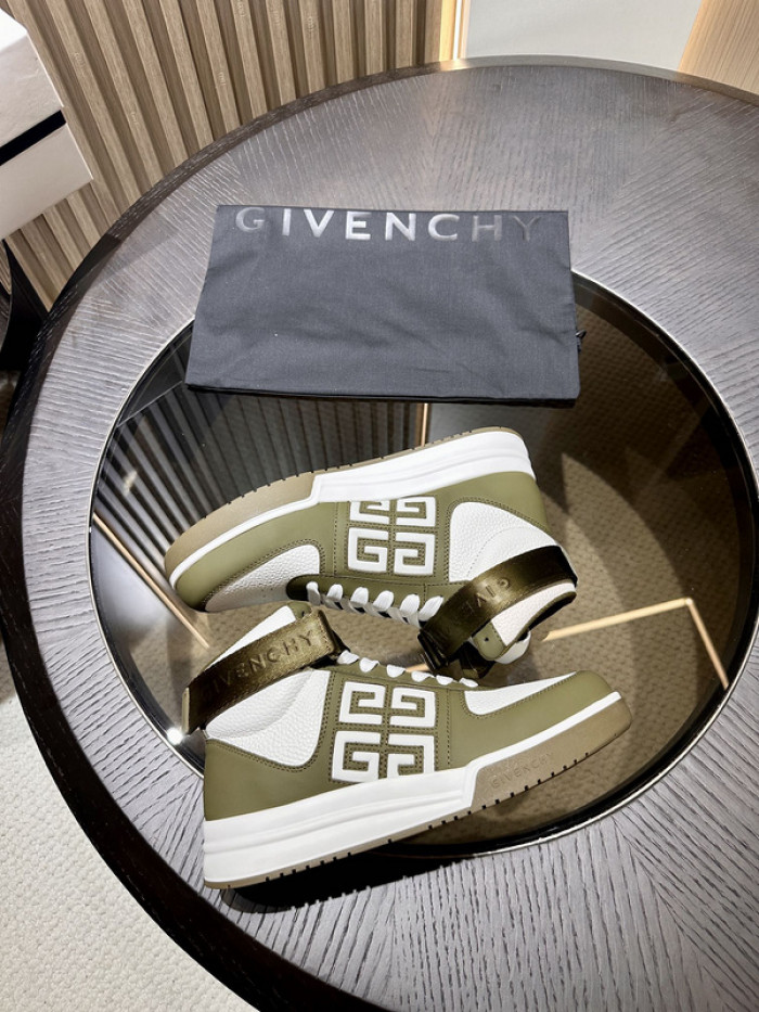 GIVENCHY SNEAKER