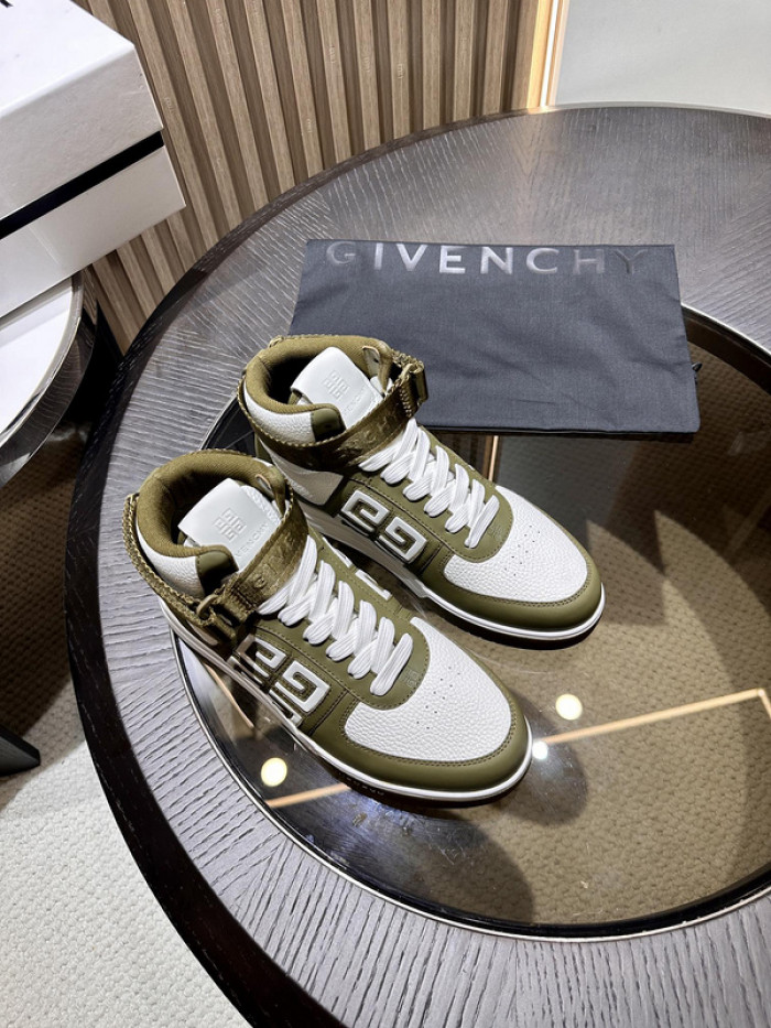 GIVENCHY SNEAKER