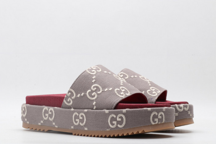 Gvc*1 SANDAL