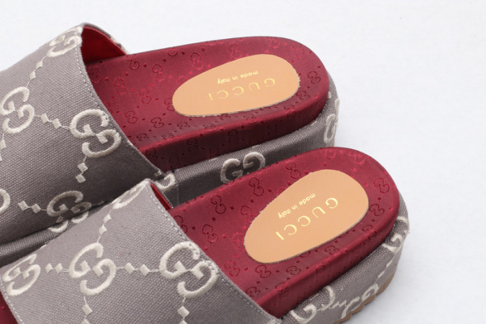 Gvc*1 SANDAL