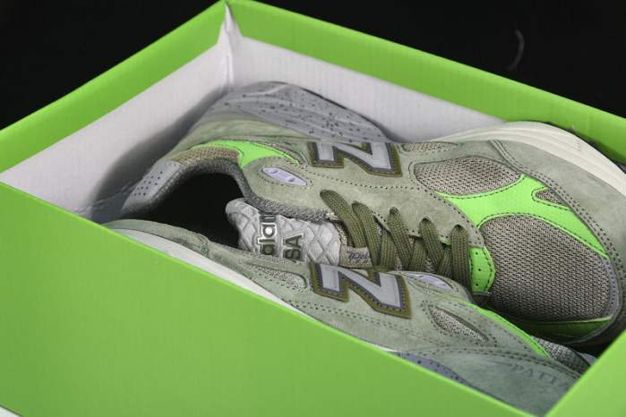 New Balance M990PP3