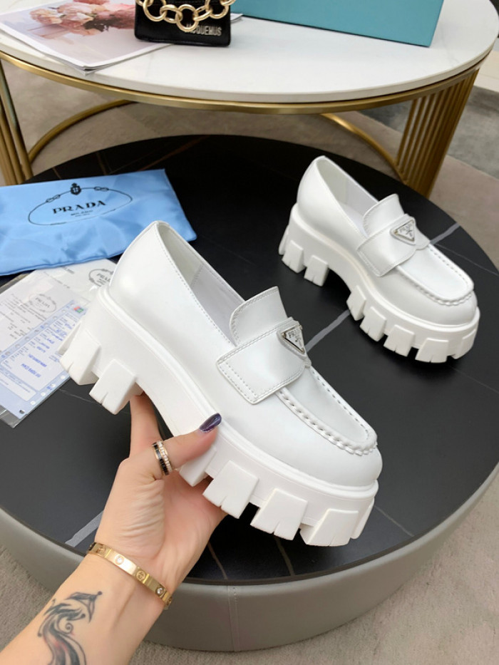 Pra*a SHOES