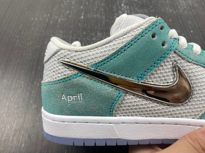 Nike Dunk Low FD2562-400