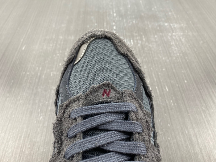 New Balance 2002R M2002RDB