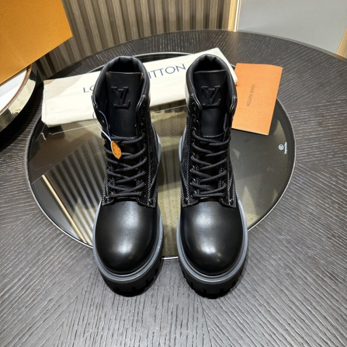 LO1_VTS BOOTS
