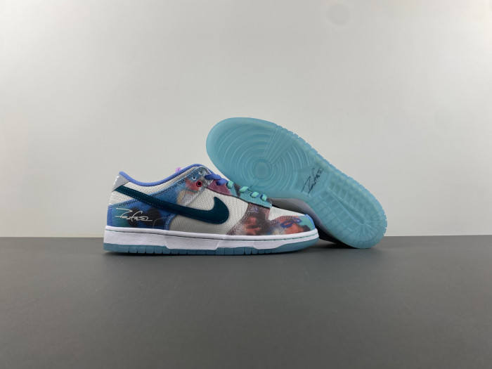 Nike SB Dunk Low x Futura Laboratories HF6061-400