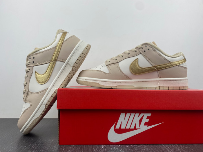 Nike Dunk Low WMNS Gold Swish DX5930-001