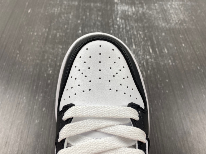 NIKE Dunk Low GS 