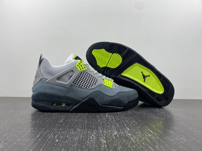 Air Jordan 4 Retro SE 