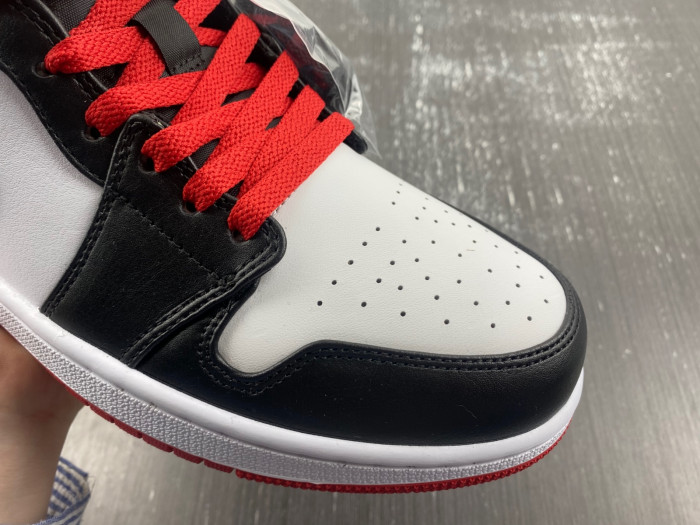 AIR Jordan 1 Mid Gym Red Black Toe  - DQ8426-106