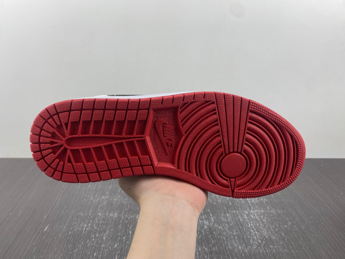 AIR Jordan 1 Mid Gym Red Black Toe  - DQ8426-106