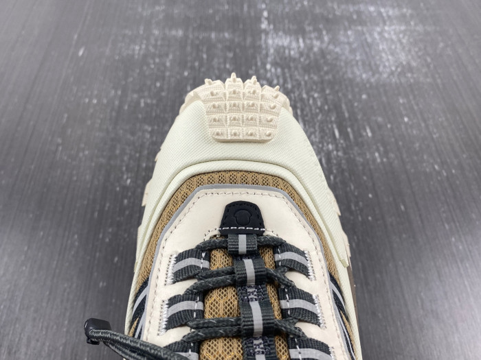 MONCLER TRAILGRIP GORE-TEX